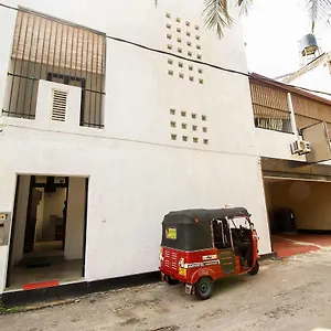 Yoho Solid Borella Hotel Colombo